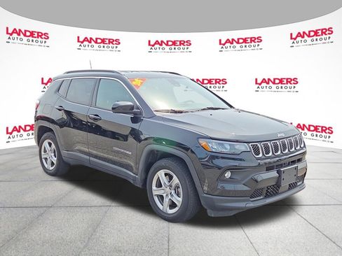 Used 2024 Jeep Compass Latitude AWD/4WD image 1