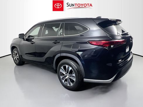 Used 2020 Toyota Highlander XLE FWD image 6
