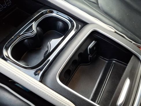 Used 2023 Chrysler Pacifica Limited image 20