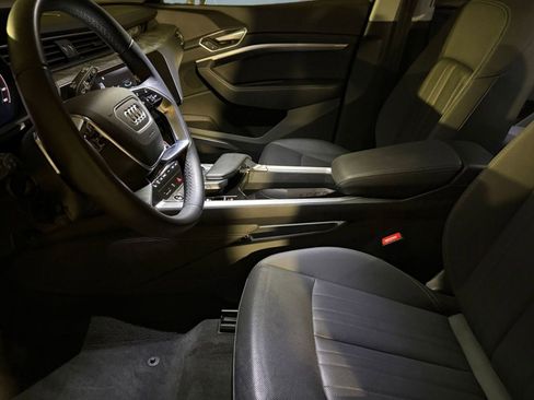 Used 2024 Audi Q8 e-tron Premium Plus w/ Premium Plus Package image 5