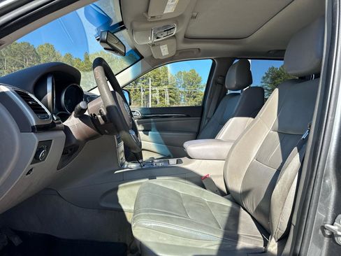 Used 2012 Jeep Grand Cherokee Laredo image 11