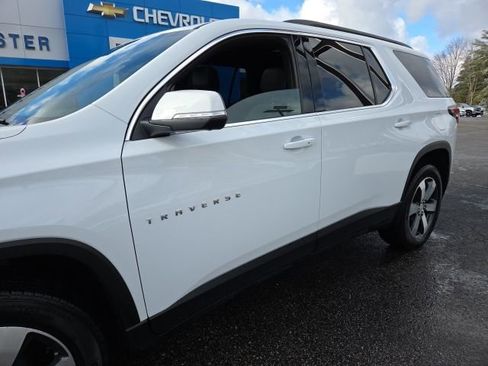 Used 2023 Chevrolet Traverse LT image 38