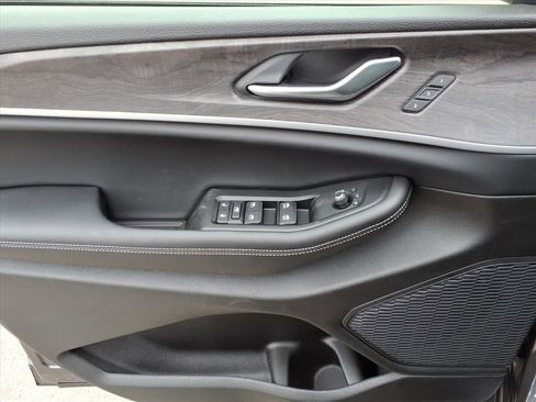 New 2025 Jeep Grand Cherokee L Limited image 17