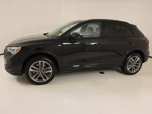 Certified 2025 Audi Q3 2.0T Premium w/ Convenience Package image 2