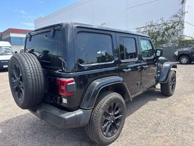 Used 2024 Jeep Wrangler Unlimited Sahara AWD/4WD image 5