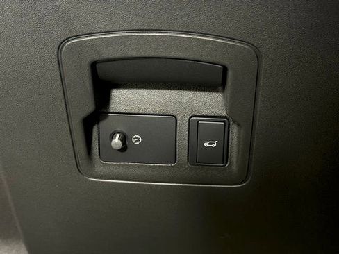 New 2026 Land Rover Range Rover Velar S image 38