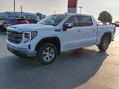 Used 2025 GMC Sierra 1500 SLT AWD/4WD image 7