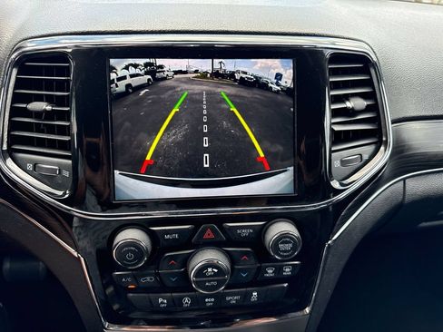 Used 2020 Jeep Grand Cherokee Limited AWD/4WD image 19