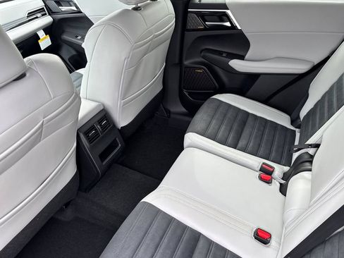 New 2026 Mitsubishi Outlander SE AWD/4WD image 12