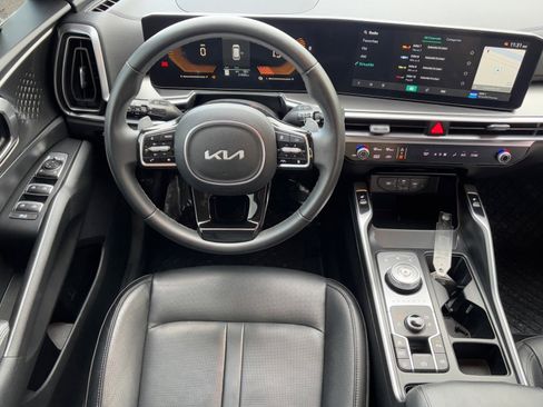 Used 2025 Kia Sorento EX image 13