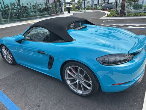 Used 2021 Porsche 718 Boxster Spyder RWD image 3