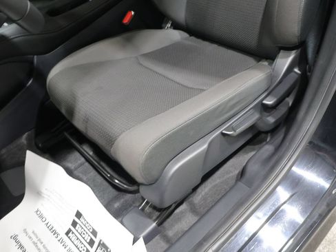 Used 2020 Honda HR-V Sport image 12
