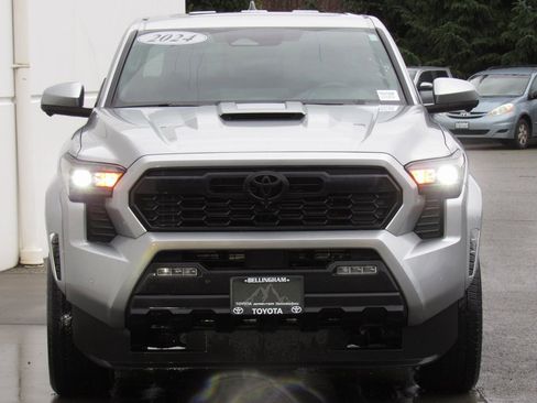 Used 2024 Toyota Tacoma TRD Sport image 3