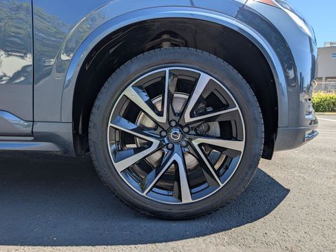 Used 2020 Volvo XC90 T6 Momentum w/ Protection Package Premier AWD/4WD image 28