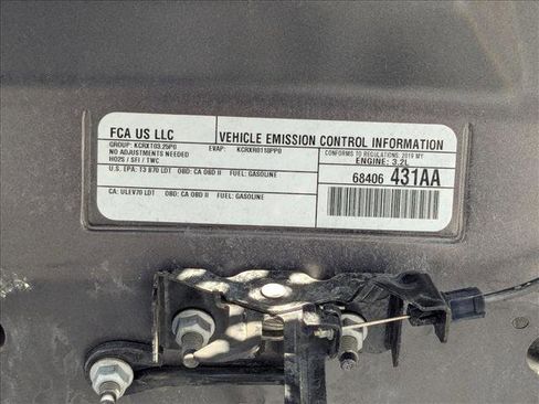 Used 2019 Jeep Cherokee Latitude Plus w/ Comfort/Convenience Group image 25