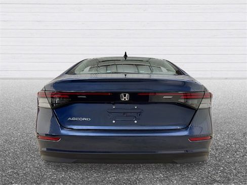 New 2025 Honda Accord SE image 4
