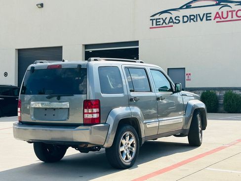 Used 2012 Jeep Liberty Sport RWD image 11