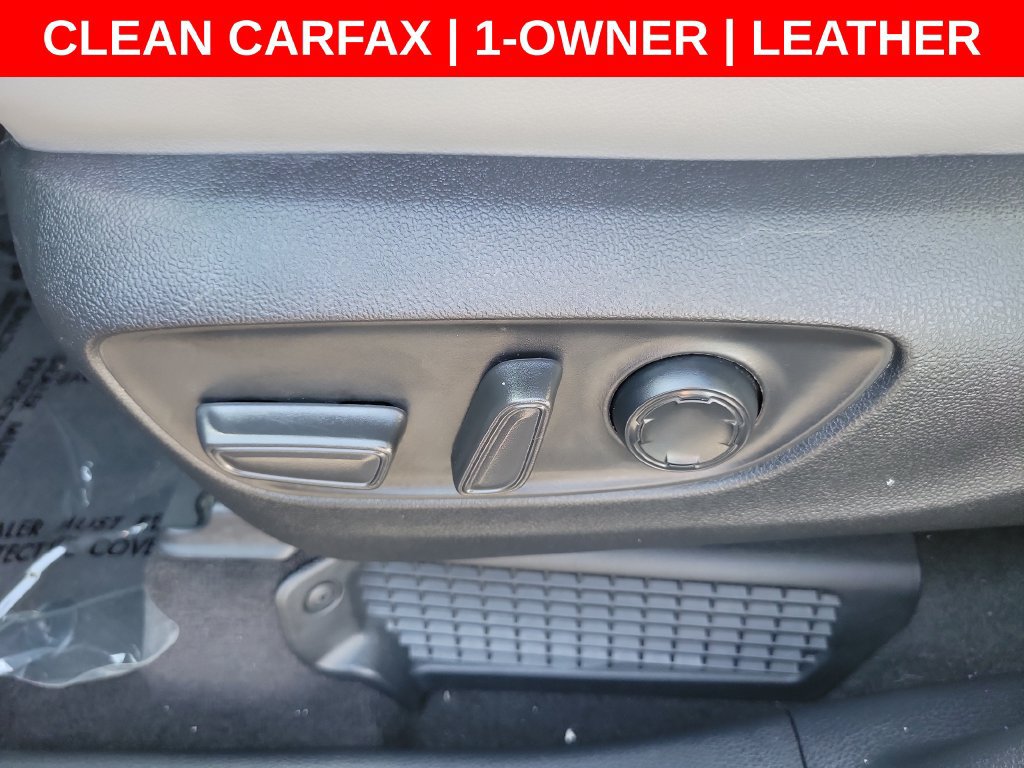 Used 2025 Toyota Sienna XLE FWD image 23