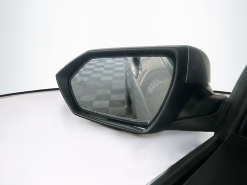 Used 2025 Hyundai Elantra Limited FWD image 16