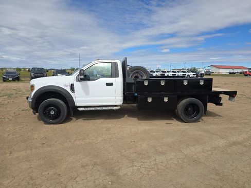 Used 2018 Ford F550 4x4 Regular Cab Super Duty image 2