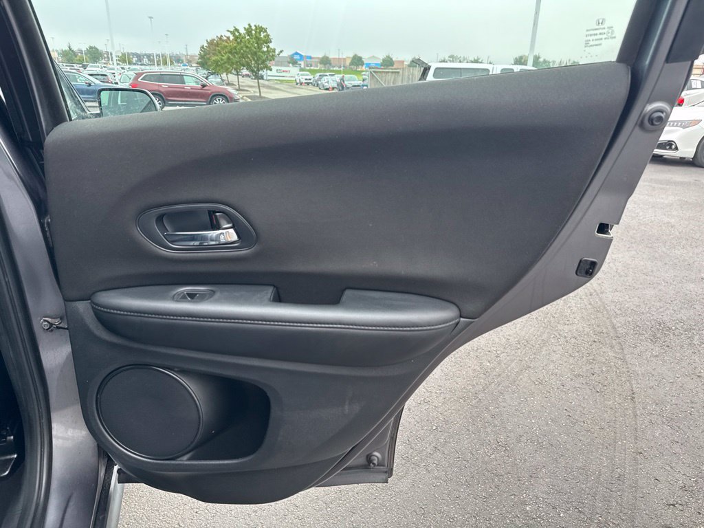 Certified 2018 Honda HR-V LX image 32
