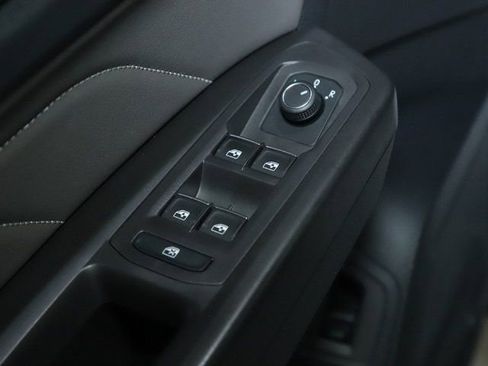 Used 2023 Volkswagen Atlas Cross Sport SE w/ Black Wheel Package image 16