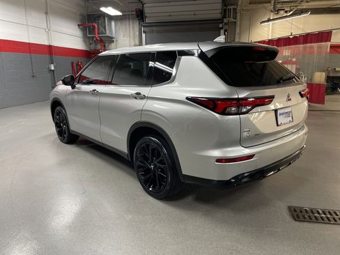 Used 2022 Mitsubishi Outlander SEL Black Edition image 8