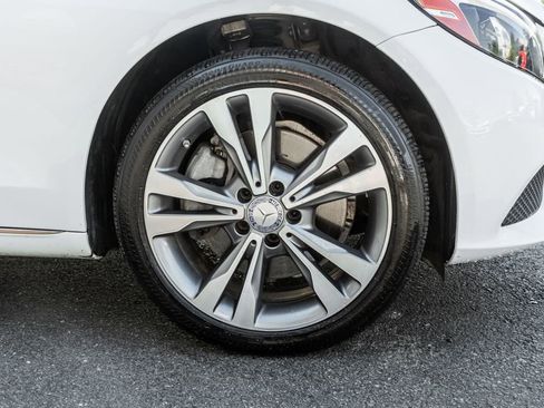 Used 2017 Mercedes-Benz C 300 4MATIC Sedan image 4