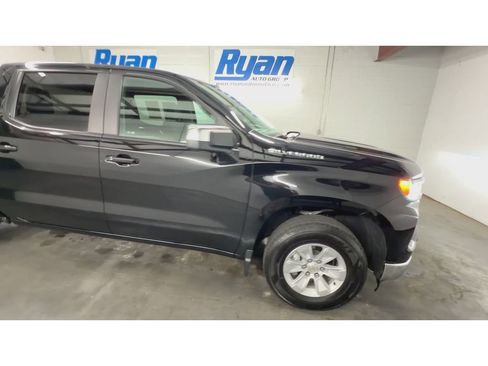 Used 2025 Chevrolet Silverado 1500 LT RWD image 2