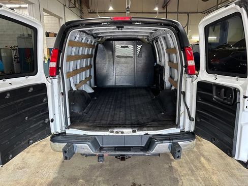 Used 2022 Chevrolet Express 2500 w/ Driver Convenience Package RWD image 13