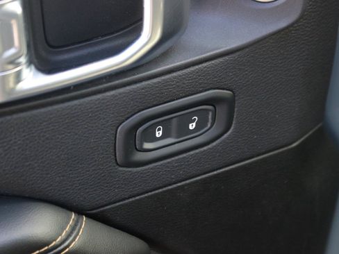 Used 2024 Jeep Wrangler Unlimited Sahara AWD/4WD image 13