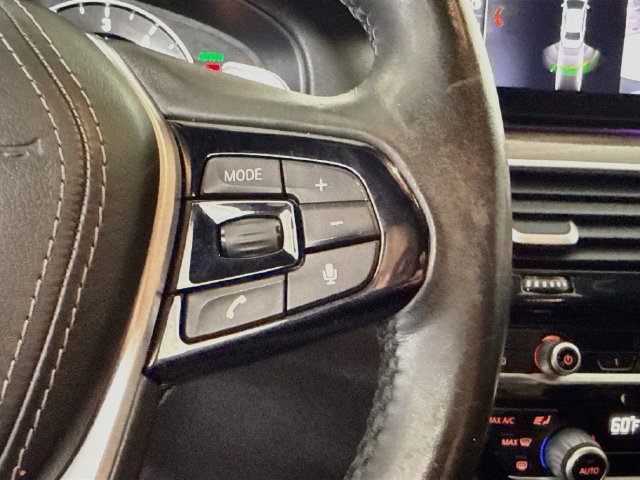 Used 2019 BMW 530i xDrive AWD/4WD image 14