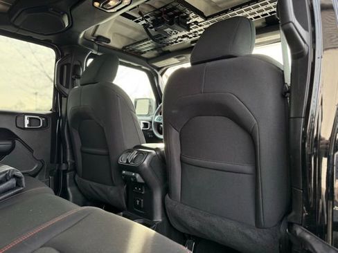 Used 2023 Jeep Gladiator Rubicon w/ Cold Weather Group image 21