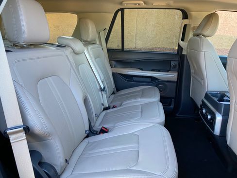 Used 2024 Ford Expedition Limited image 47