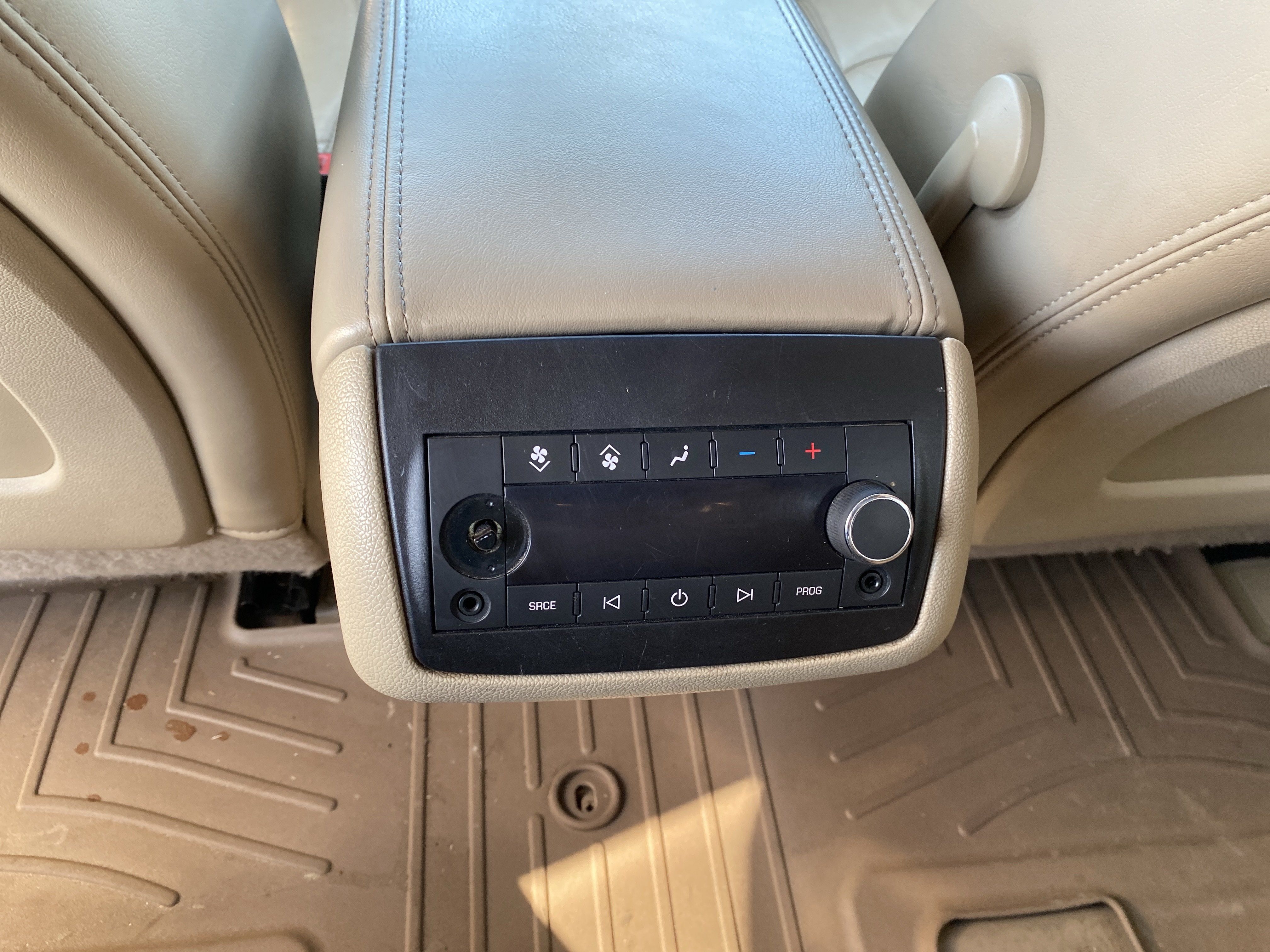 Used 2012 GMC Acadia SLT AWD/4WD image 26