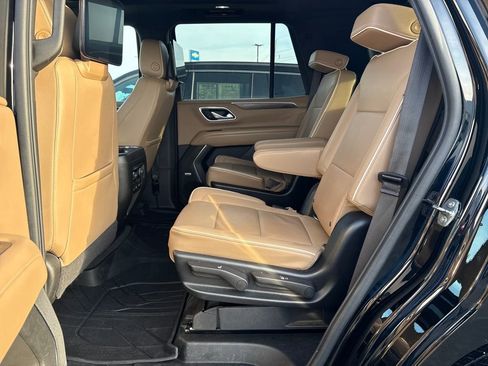 Used 2022 Chevrolet Tahoe Premier w/ Premium Package image 33