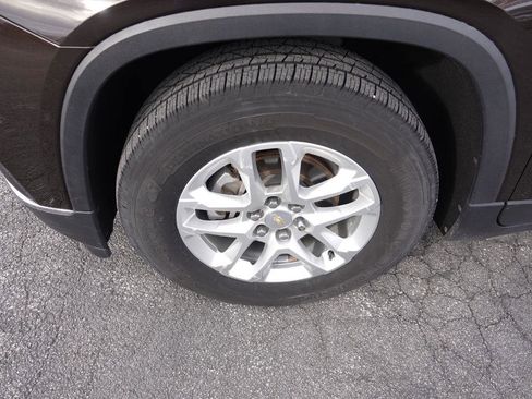 Used 2019 Chevrolet Traverse LT image 5