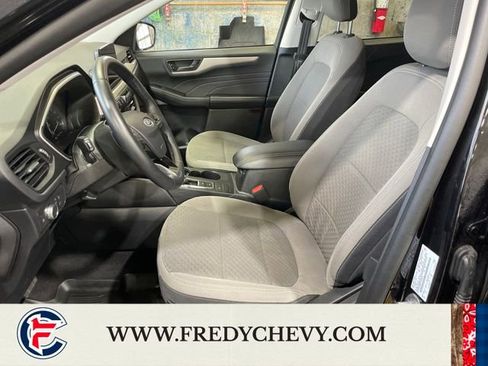 Used 2022 Ford Escape SE w/ Cold Weather Package image 9