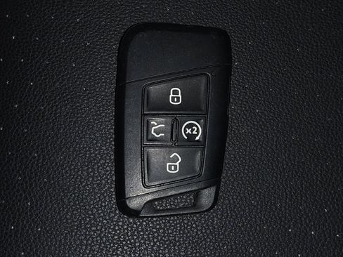 Used 2024 Volkswagen Jetta SE FWD image 32