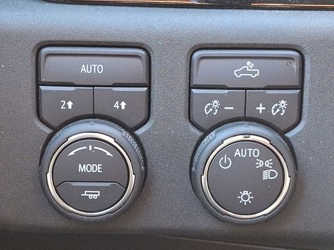 Used 2022 Chevrolet Silverado 1500 LT image 26