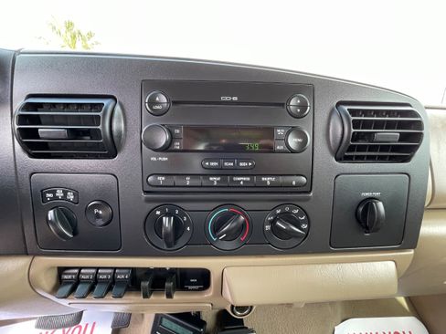 Used 2006 Ford F250 XL AWD/4WD image 16