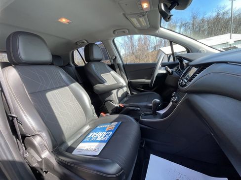 Certified 2018 Chevrolet Trax LT w/ LT Convenience Package image 11