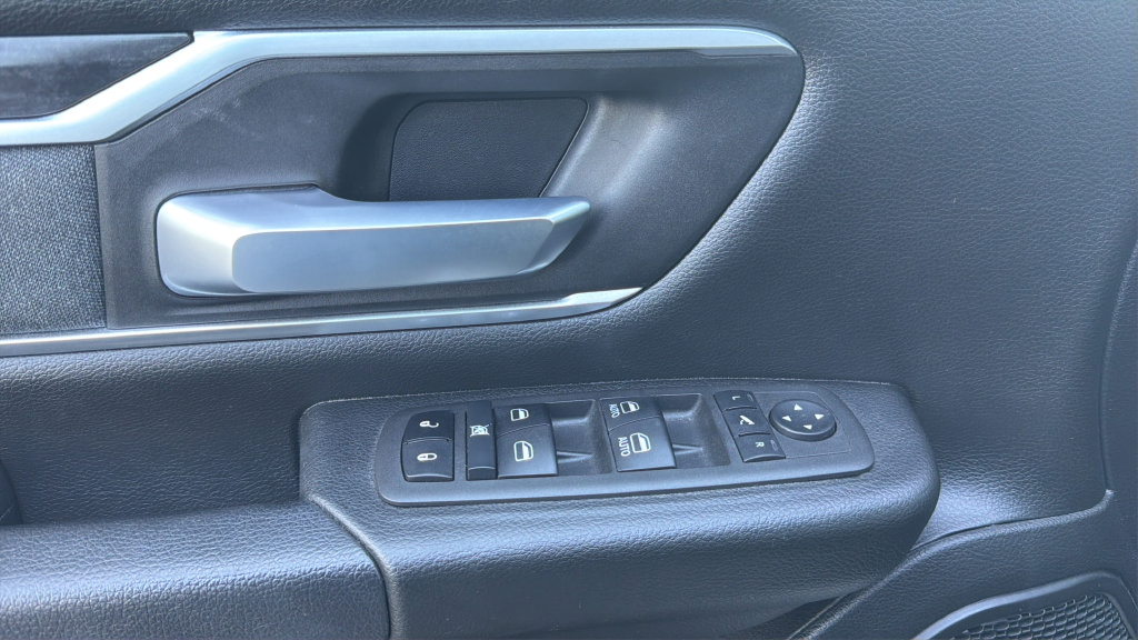 Used 2022 RAM 1500 Big Horn AWD/4WD image 18