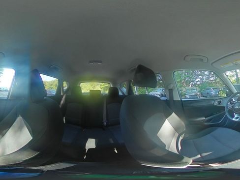 Used 2025 Kia Soul LX w/ LX Technology Package FWD image 40