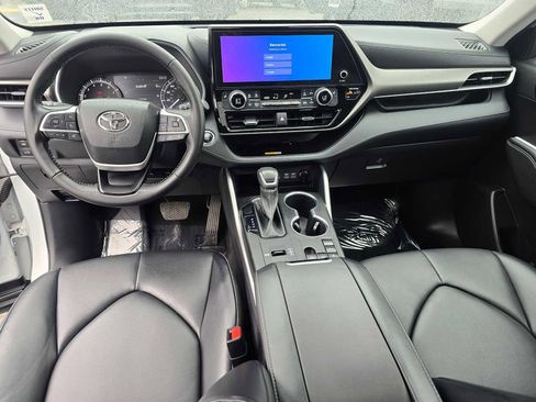 Used 2023 Toyota Highlander XLE FWD image 20