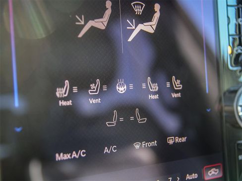 Used 2025 RAM 1500 Laramie image 31