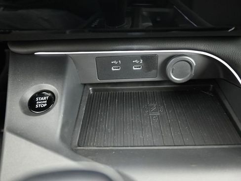 New 2026 Nissan Sentra SR w/ Floor Mat Package image 9
