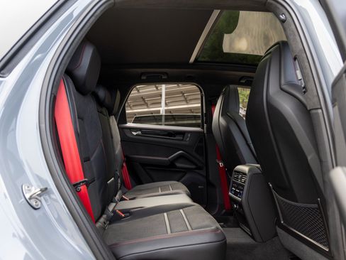 New 2026 Porsche Cayenne GTS image 47