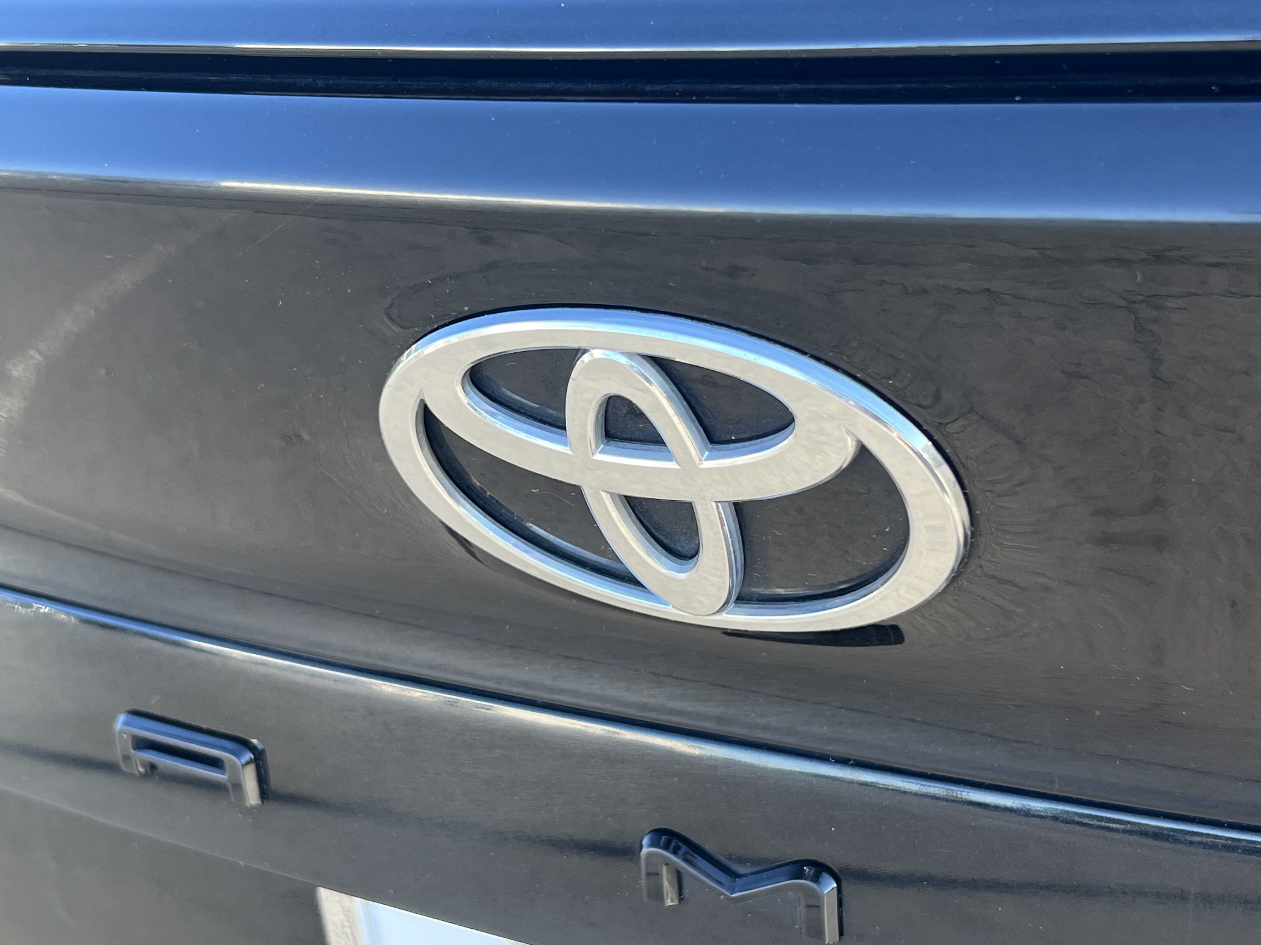 Used 2025 Toyota Camry SE FWD image 8