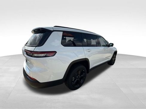 New 2025 Jeep Grand Cherokee L Altitude RWD image 23